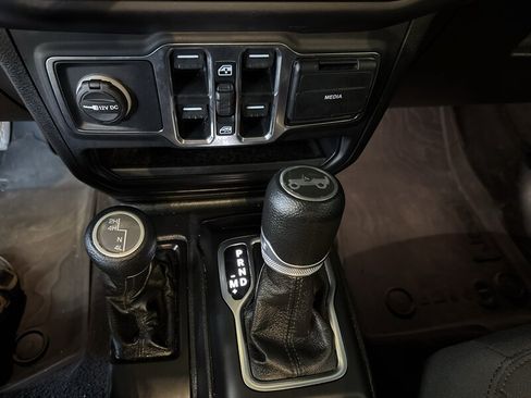 Used 2020 Jeep Wrangler Unlimited Sport S AWD/4WD image 17