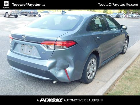 Used 2021 Toyota Corolla LE FWD image 4