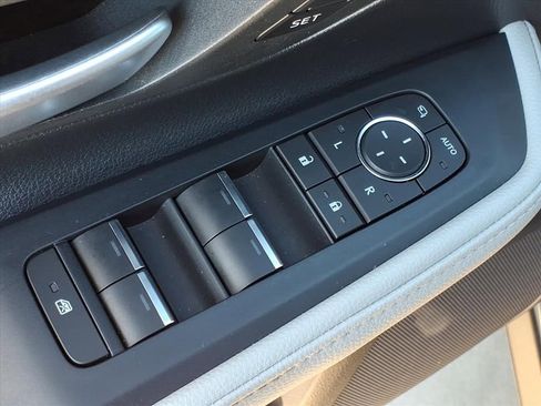 Used 2024 Toyota Grand Highlander AWD Hybrid image 25