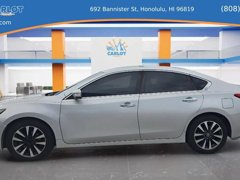 Used 2017 Nissan Altima 2.5 SL w/ 2.5 Technology Package FWD image 5