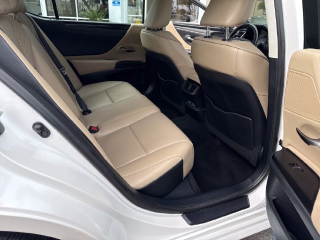 Used 2021 Lexus ES 350 w/ Accessory Package FWD image 30