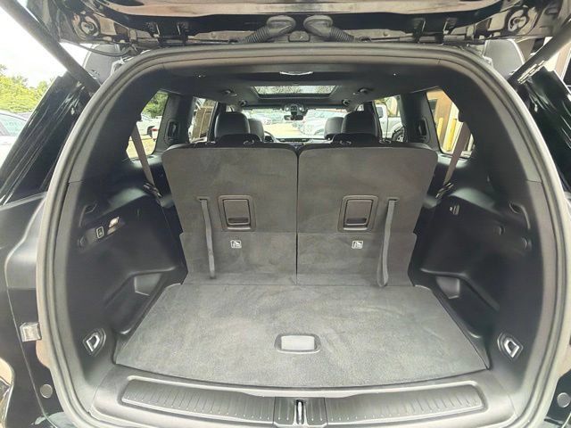 Used 2025 Jeep Grand Cherokee L Limited w/ Black Appearance Package AWD/4WD image 14