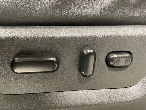 Used 2016 Ford F250 Platinum w/ FX4 Off-Road Package image 12