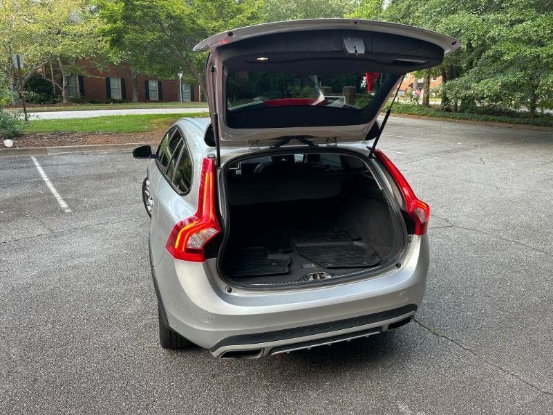 Used 2017 Volvo V60 T5 Cross Country w/ Convenience Package AWD/4WD image 13