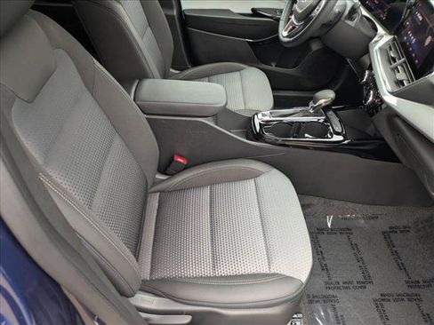 Used 2024 Chevrolet Trax LT w/ Driver Confidence Package FWD image 19