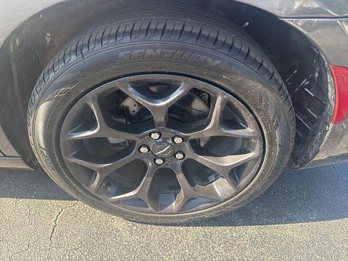 Used 2019 Chrysler 300 S RWD image 8