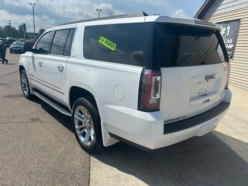 Used 2017 GMC Yukon XL SLT w/ Premium Edition AWD/4WD image 7