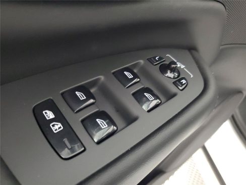 Certified 2024 Volvo XC90 B6 Plus w/ Protection Package Premier AWD/4WD image 20