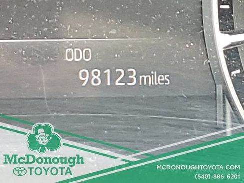 Used 2021 Toyota Highlander Platinum AWD/4WD image 2