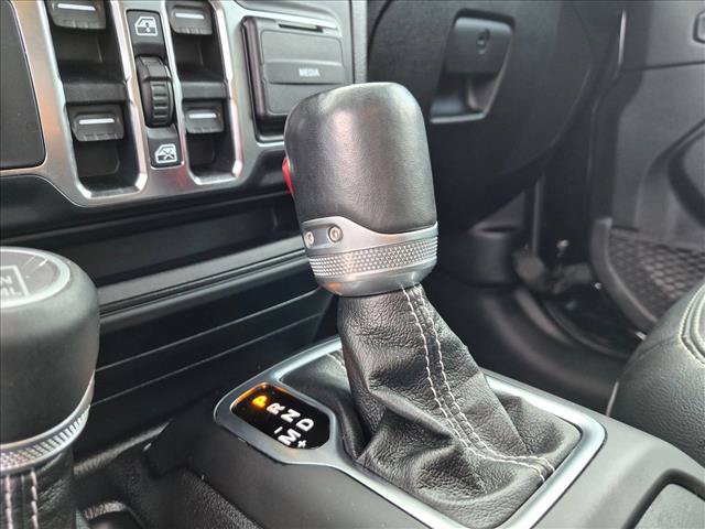 Used 2020 Jeep Wrangler Unlimited Sahara AWD/4WD image 12