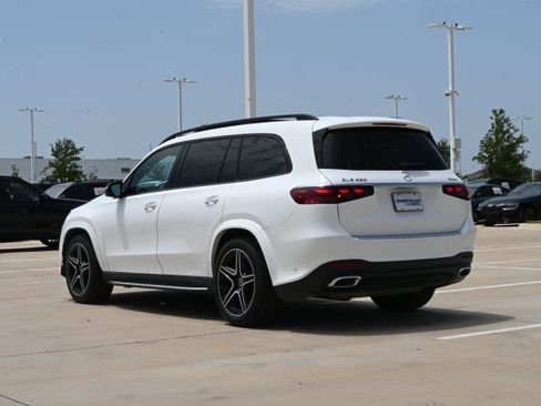 Used 2024 Mercedes-Benz GLS 450 4MATIC image 7