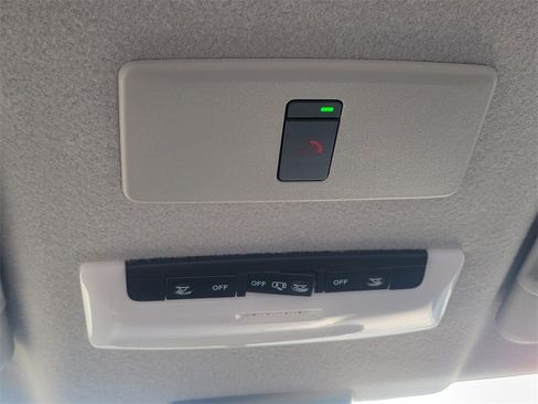 Certified 2024 Nissan Kicks SV image 32