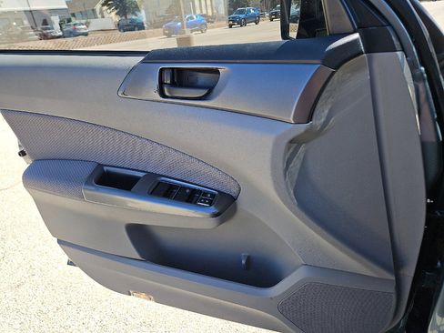 Used 2011 Subaru Forester 2.5X w/ Alloy Wheel Value Pkg image 13