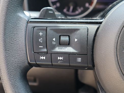 Used 2023 Nissan Rogue SV AWD/4WD image 12