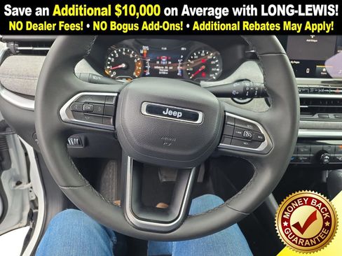 Used 2024 Jeep Compass Latitude image 18