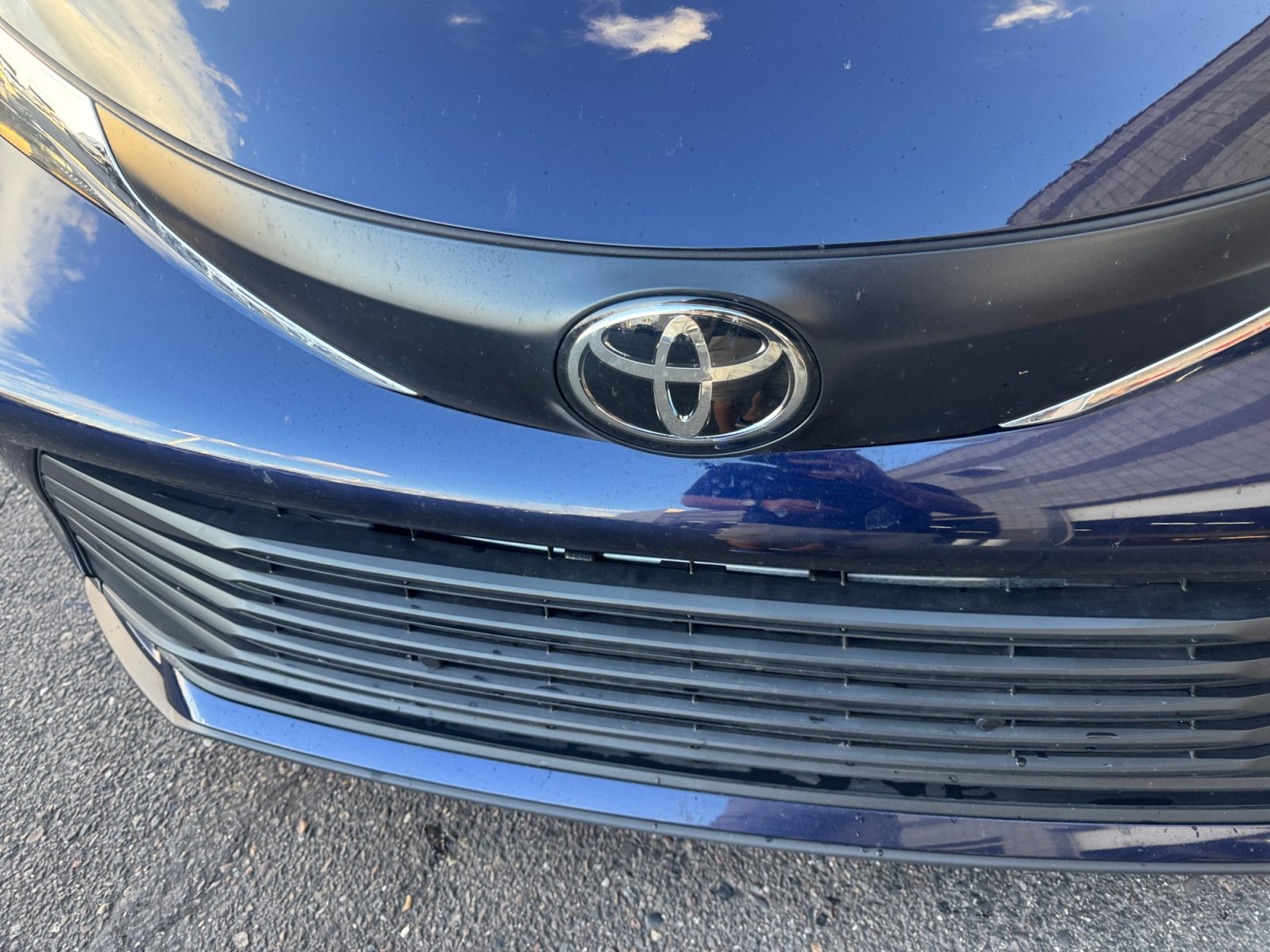 Certified 2026 Toyota Sienna XLE FWD image 23