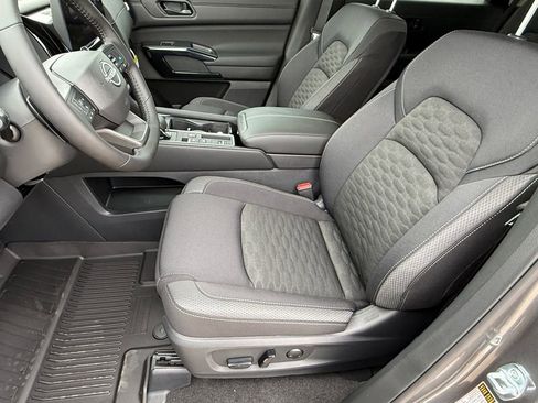 New 2026 Nissan Pathfinder SV image 18