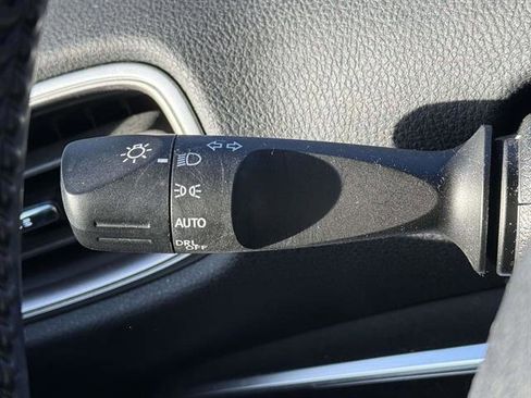 Used 2021 Toyota Prius Prime XLE image 14