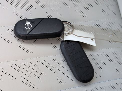 Used 2025 MINI Cooper S image 33