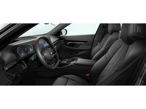 Used 2025 BMW 530i 530i w/ Premium Package image 6