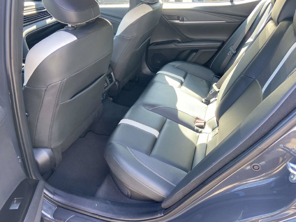 Used 2025 Toyota Camry SE w/ Convenience Package FWD image 19
