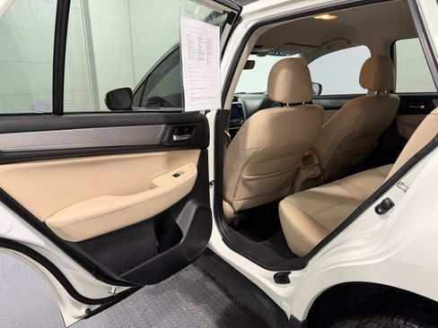 Used 2018 Subaru Outback 2.5i Premium image 23