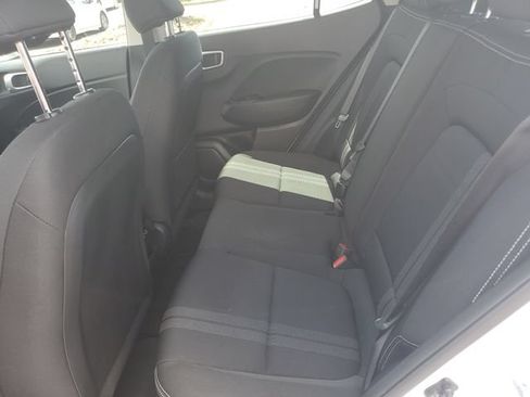 Certified 2024 Hyundai Venue SEL FWD image 11