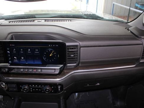 Used 2024 Chevrolet Silverado 2500 LT image 24