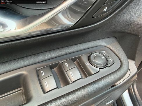 Used 2024 GMC Terrain Denali AWD/4WD image 18