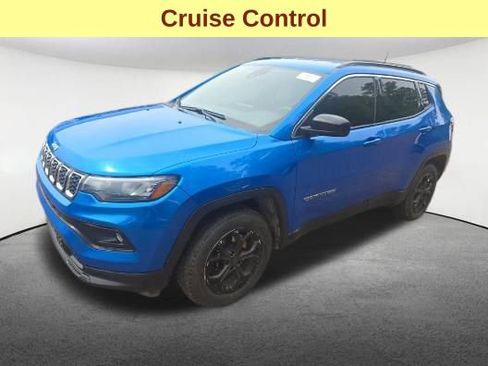 Used 2024 Jeep Compass Latitude AWD/4WD image 4