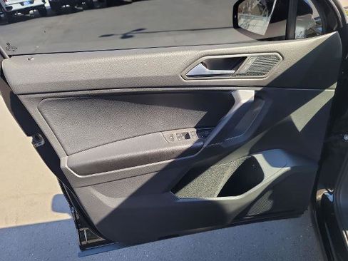 Used 2020 Volkswagen Tiguan S image 20