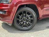 Used 2021 Jeep Grand Cherokee Laredo X image 2