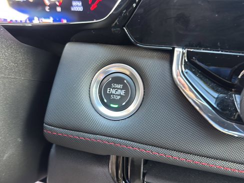 Used 2024 Chevrolet Colorado Z71 w/ Z71 Convenience Package 2 AWD/4WD image 29