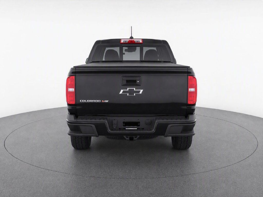 Used 2017 Chevrolet Colorado Z71 w/ Z71 Midnight Edition AWD/4WD image 6