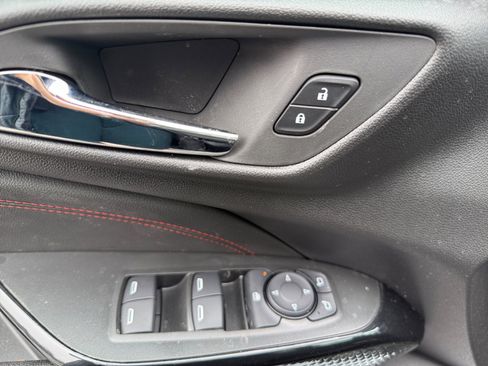 New 2026 Chevrolet Trax RS w/ Sunroof Package FWD image 16