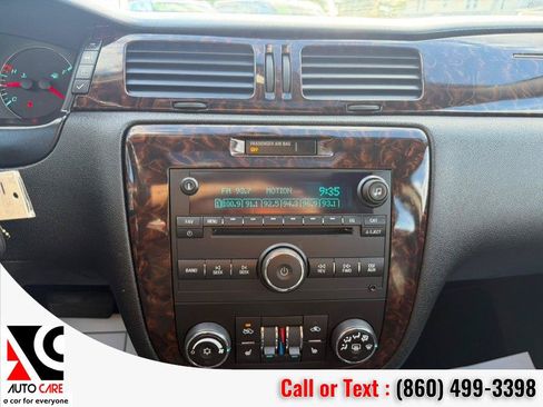 Used 2013 Chevrolet Impala LTZ FWD image 21