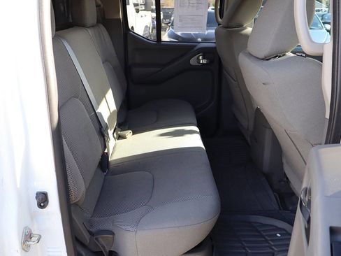 Used 2020 Nissan Frontier SV image 28