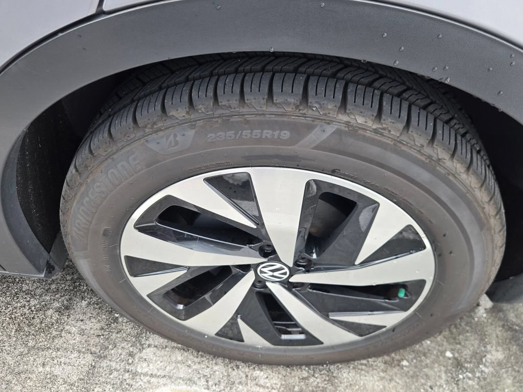 Used 2023 Volkswagen ID.4 2WD image 8