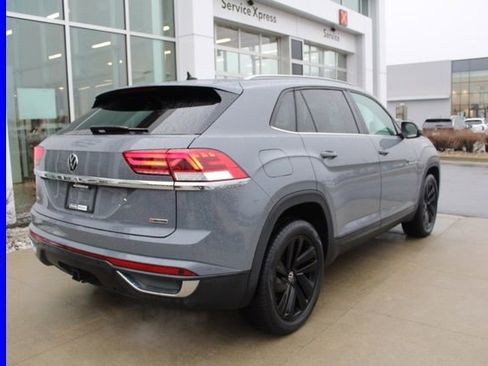 Used 2022 Volkswagen Atlas Cross Sport SE w/ Panoramic Sunroof Package AWD/4WD image 6