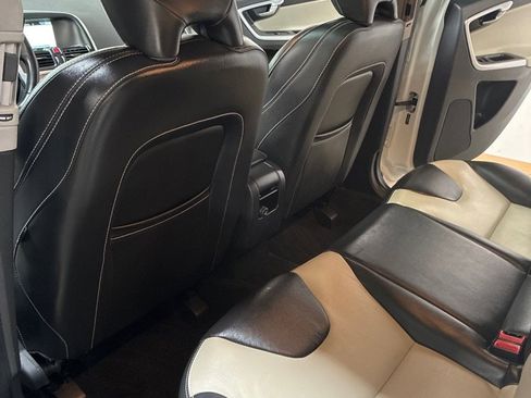 Used 2017 Volvo XC60 T5 Dynamic w/ Preferred Option Package image 23