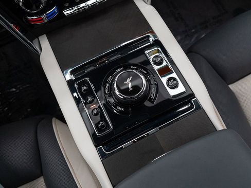 Certified 2023 Rolls-Royce Cullinan w/ Dark Exterior Package AWD/4WD image 39
