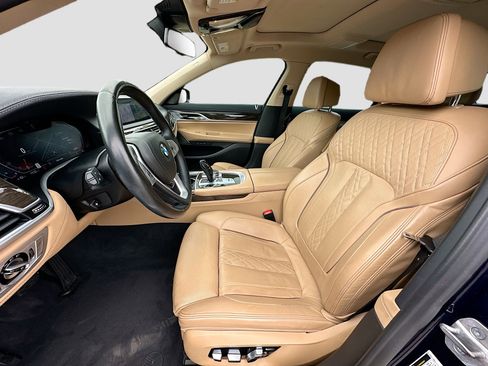 Used 2022 BMW 750i xDrive w/ Luxury Rear Seating Package AWD/4WD image 18