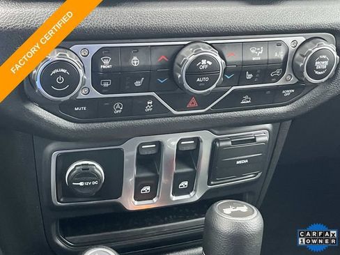 Used 2025 Jeep Wrangler Sport AWD/4WD image 27