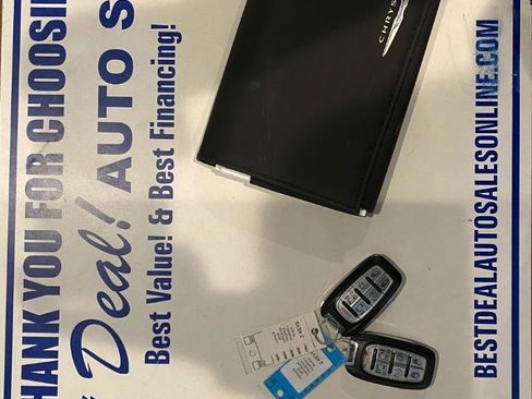 Used 2019 Chrysler Pacifica Touring-L w/ Advanced Safetytec Group image 25