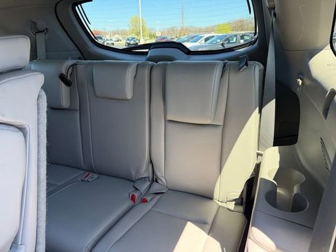 Certified 2019 Toyota Highlander XLE AWD/4WD image 16