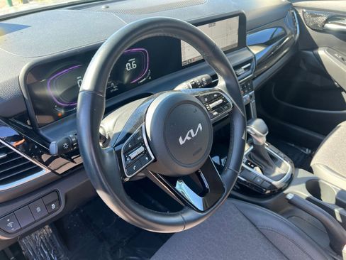 Used 2025 Kia Seltos S image 28
