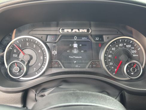 New 2026 RAM 1500 Express AWD/4WD image 28