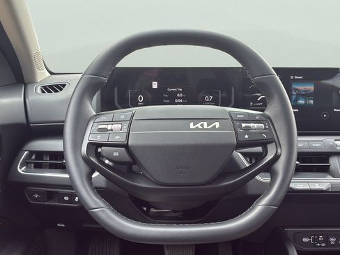 Used 2025 Kia K4 EX FWD image 26