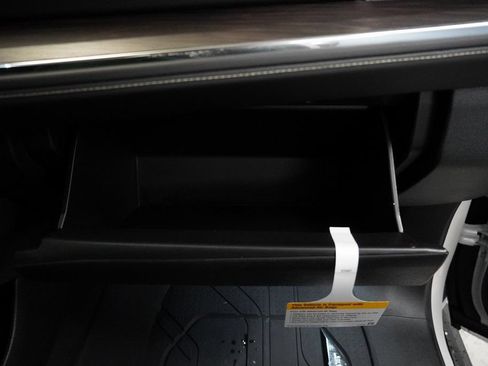 New 2025 Chevrolet Suburban Premier AWD/4WD image 31