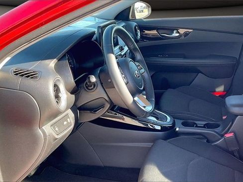 Used 2019 Kia Forte S image 12